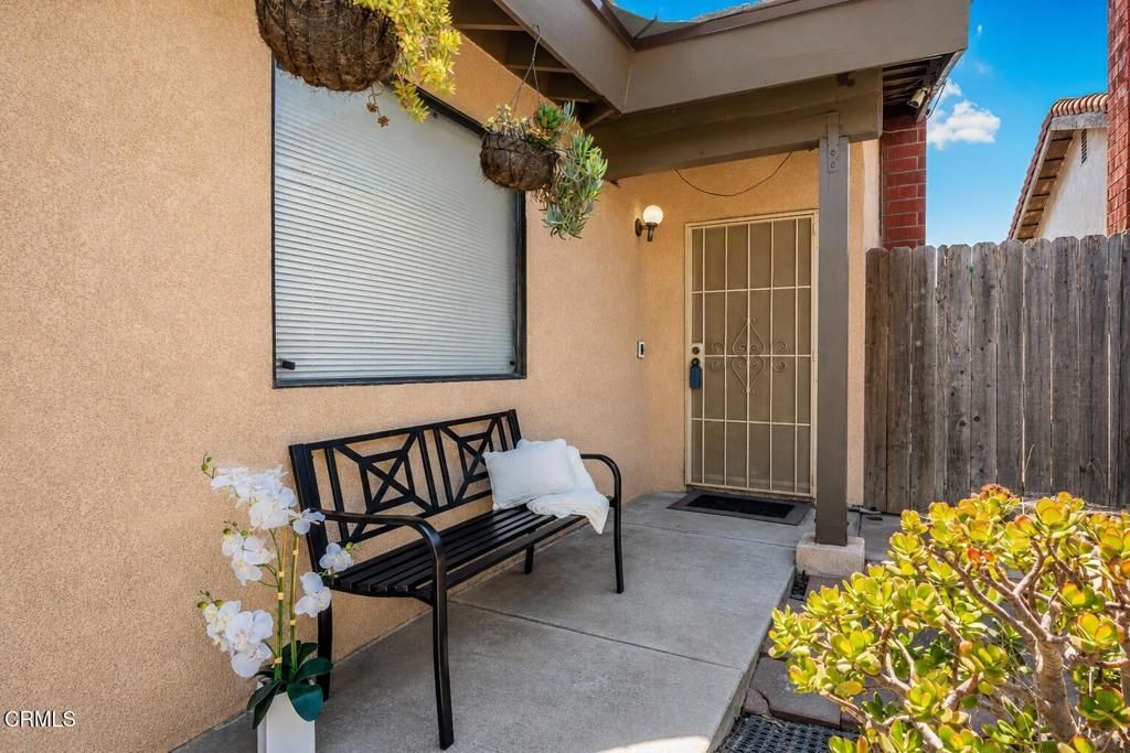 Photo of 220 Elizabeth Court, Santa Paula, CA 93060 (MLS # V1-35888)