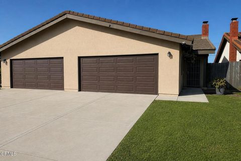 Photo of 220 Elizabeth Court, Santa Paula, CA 93060 (MLS # V1-35888)