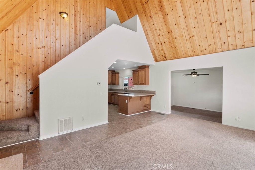 5438 Desert View