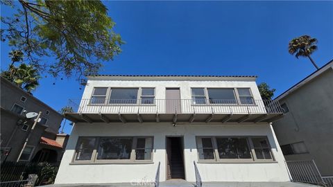 Photo of 973 N Park Cir #6, Long Beach, CA 90813 (MLS # DW25264568)