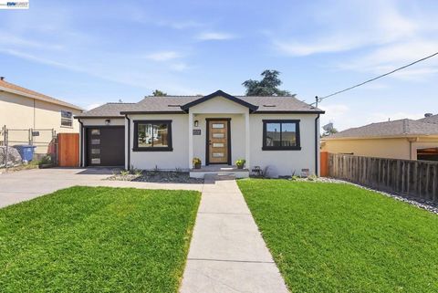 Photo of 2551 Hermosa Ter TER, Hayward, CA 94541 (MLS # 41134763)