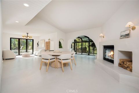 Photo of 23229 8th Street, Newhall, CA 91321 (MLS # SR25264038)