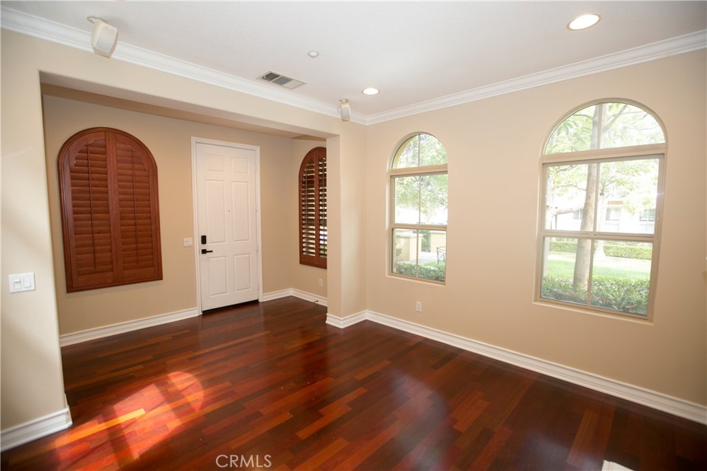 129 Chantilly