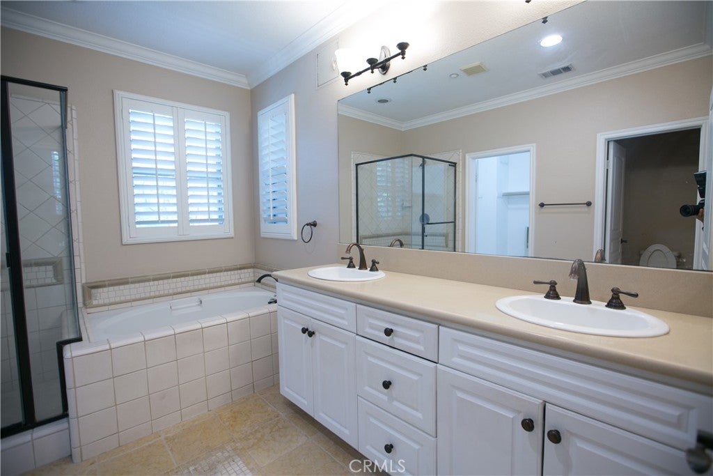 129 Chantilly, Irvine CA 92620 - Photo 50