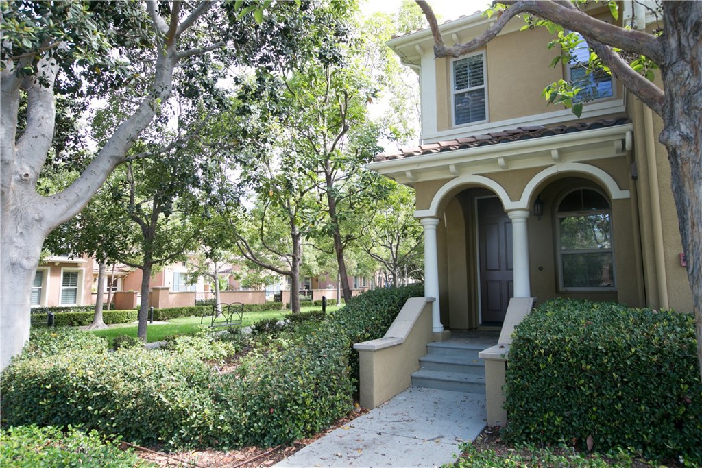 129 Chantilly