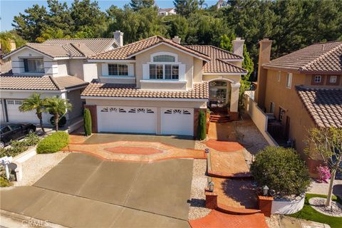Photo of 7668 E Hollow Oak Rd, Anaheim Hills, CA 92808 (MLS # PW26056267)