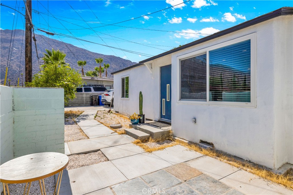 595 S Calle Santa Rosa
