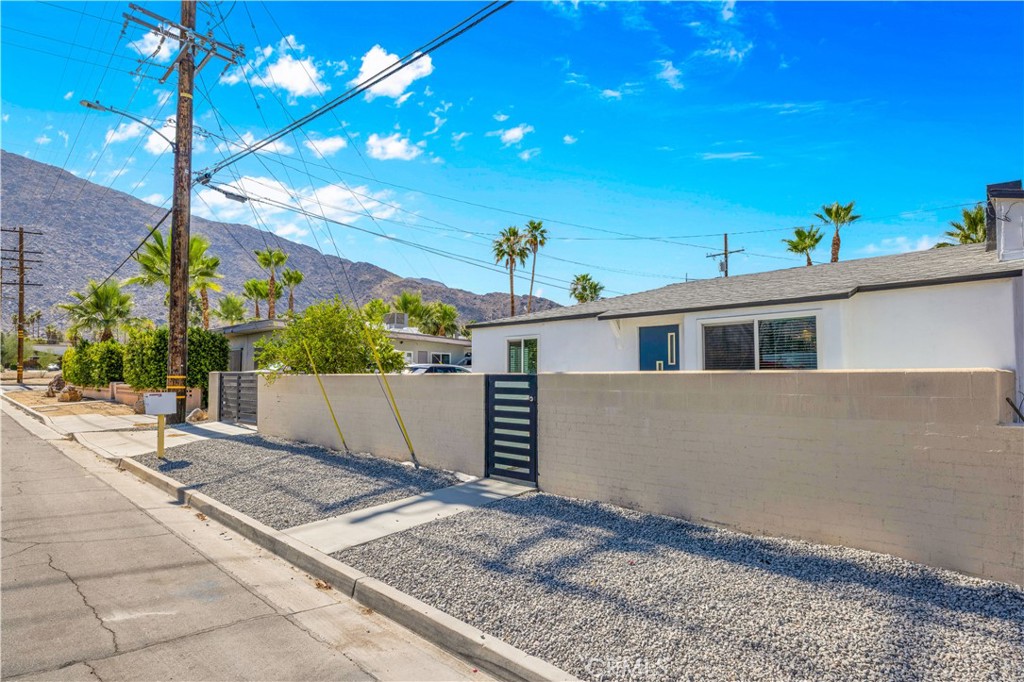 595 S Calle Santa Rosa