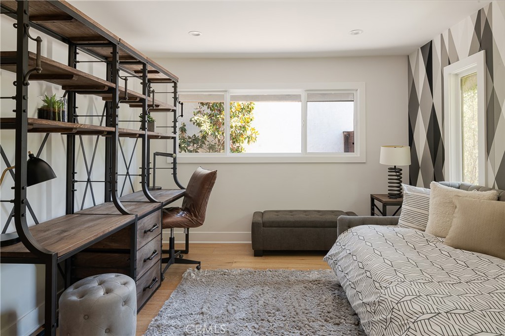 Westlake Island (711) - Residential Lease