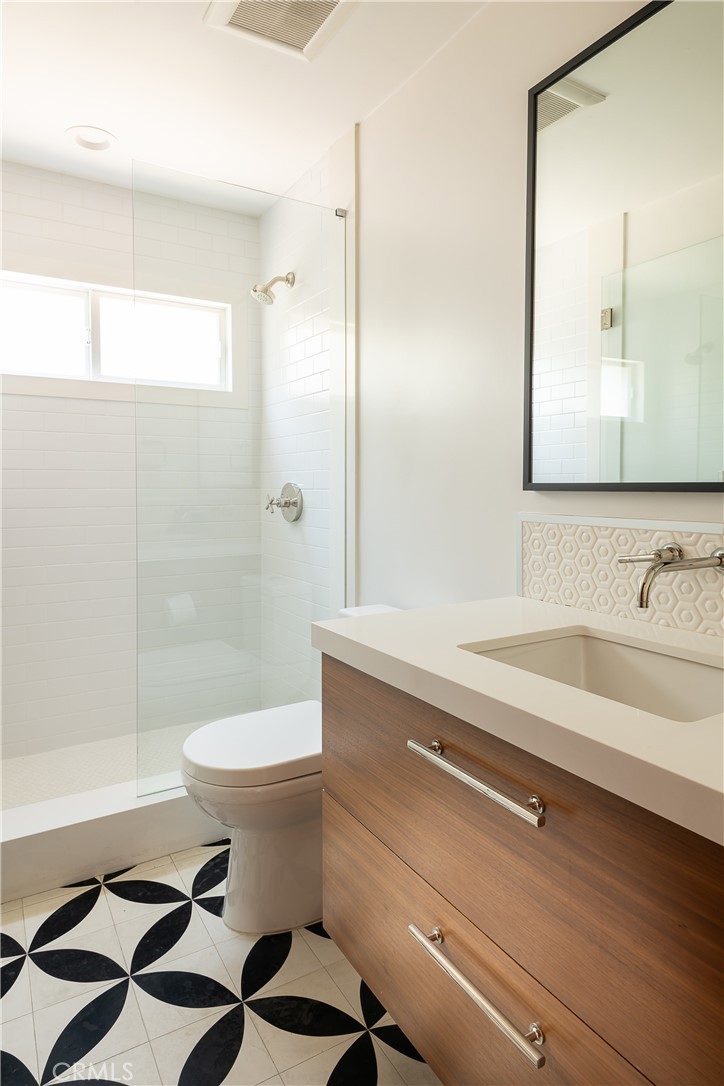 Westlake Island (711) - Residential Lease