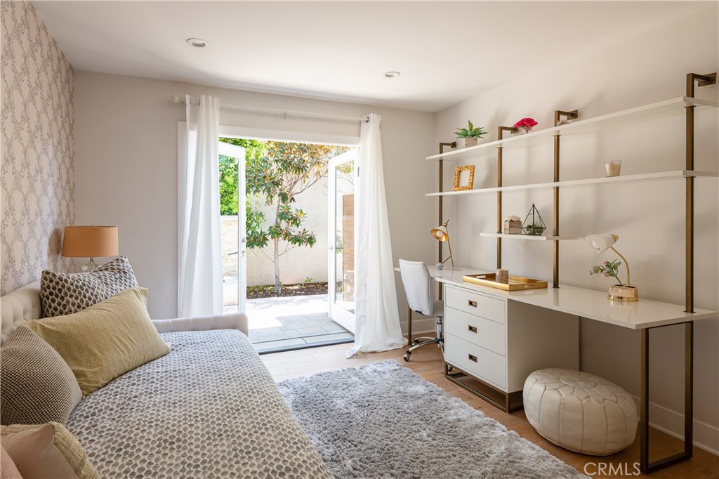 Westlake Island (711) - Residential Lease