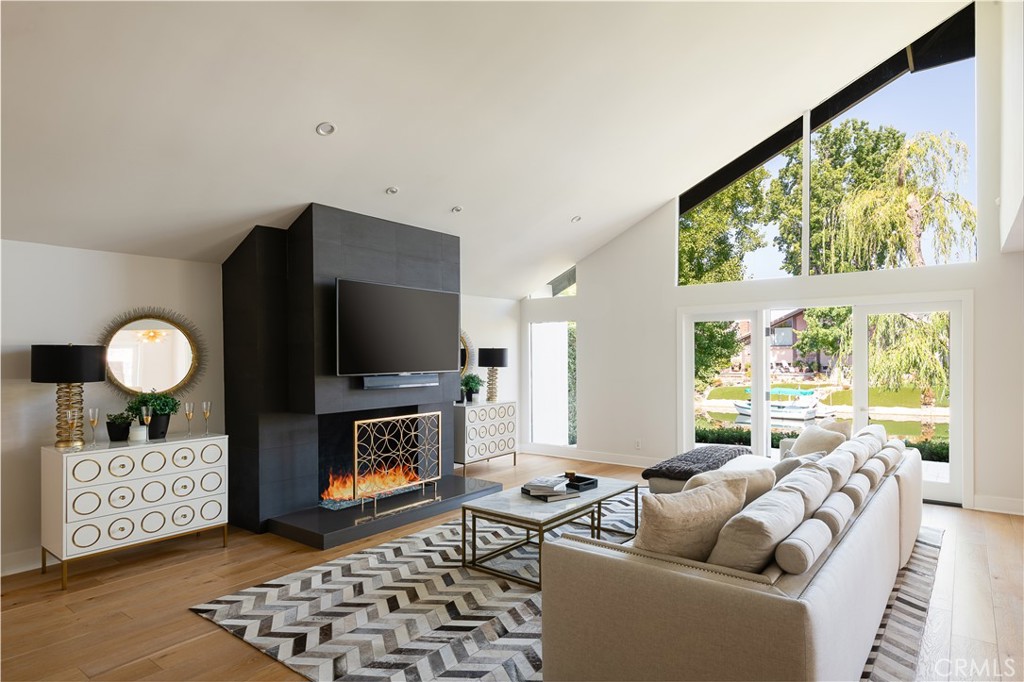 Westlake Island (711) - Residential Lease