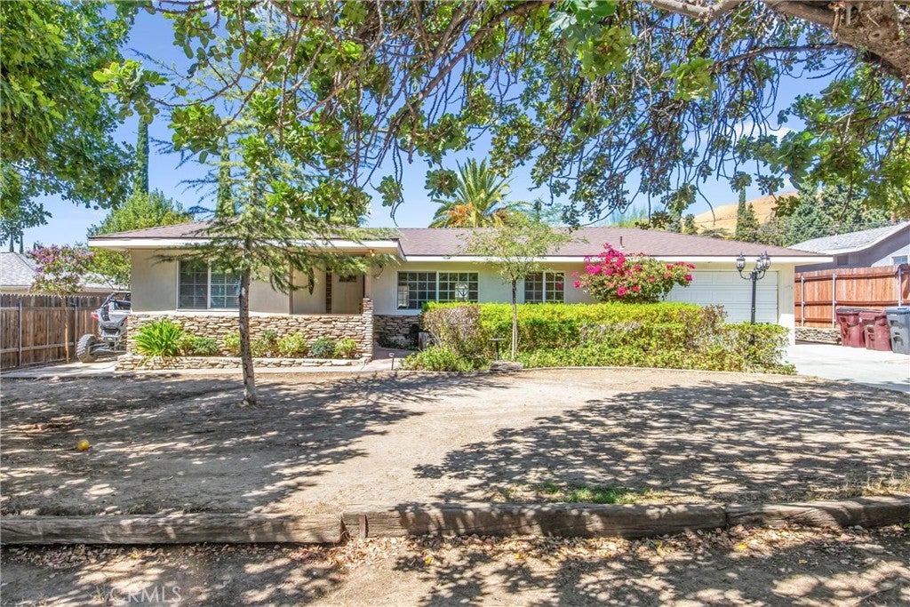 1739 N Alessandro