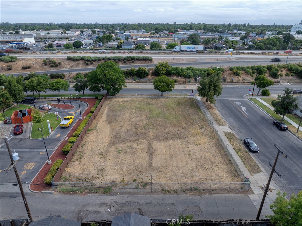 Photo 1 of 9 — 1004 W 13th, Merced, CA 95341