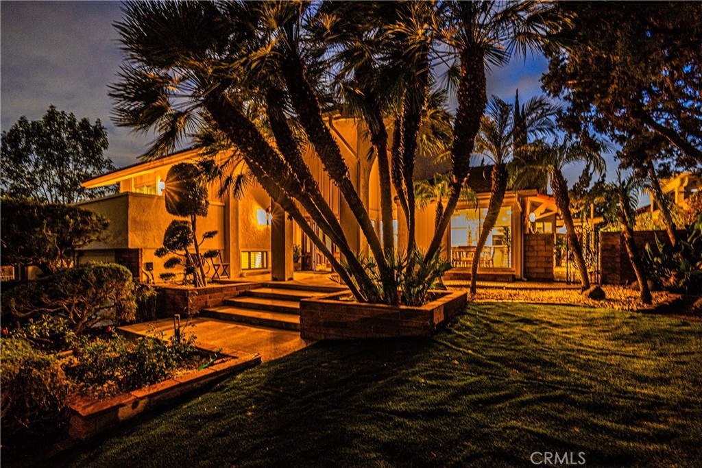 2217 Serrano Place