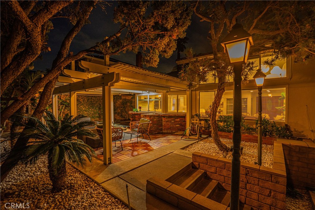 2217 Serrano Place