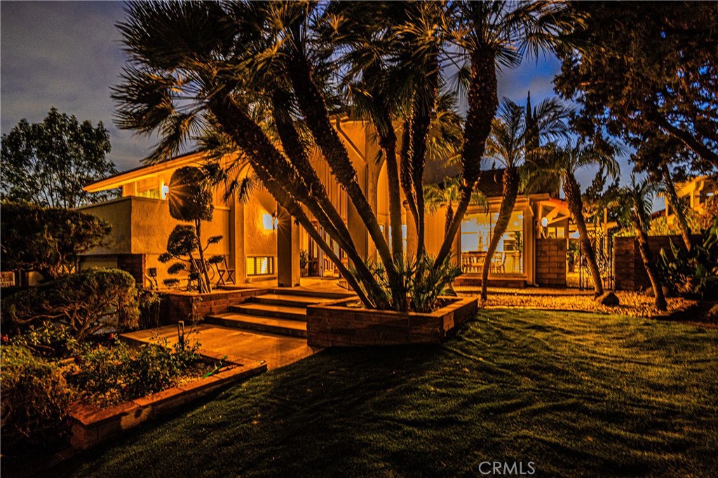 2217 Serrano Place