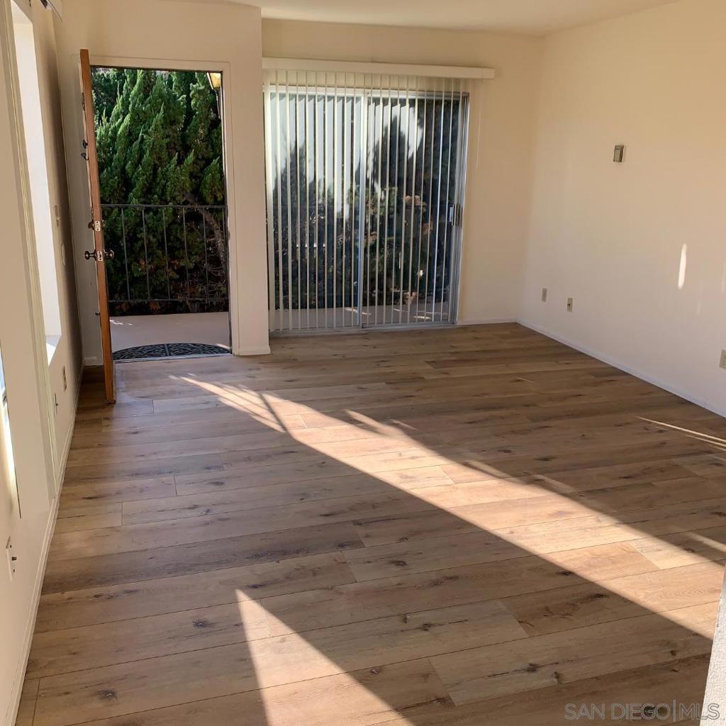 2-BD, 1-BA, Available now. Nice , clean and professional place apartment. Pls do not disturb tenant.