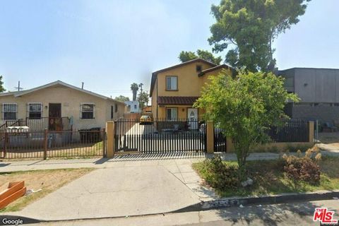 Photo of 8820 Orchard Avenue #8820, Los Angeles, CA 90044 (MLS # 26668299)