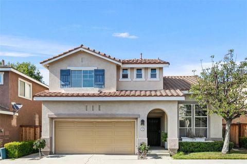 Photo of 9 Acorn Ridge, Rancho Santa Margarita, CA 92688 (MLS # OC26106137)