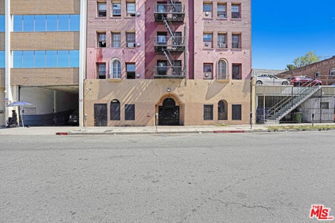 Photo of 610 S Coronado Street #506, Los Angeles, CA 90057 (MLS # 26992649)