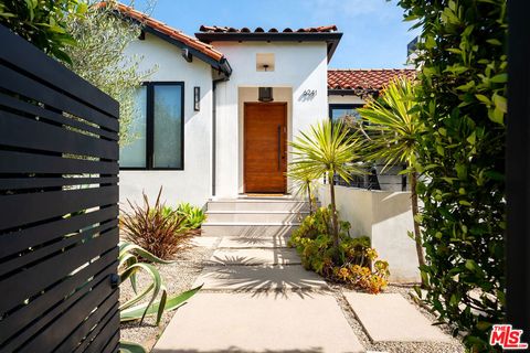 Photo of 6241 Drexel Avenue, Los Angeles, CA 90048 (MLS # 26799920)