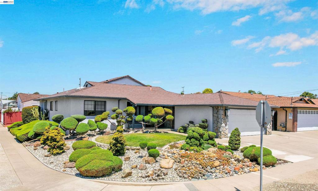 1799 Catalpa Court