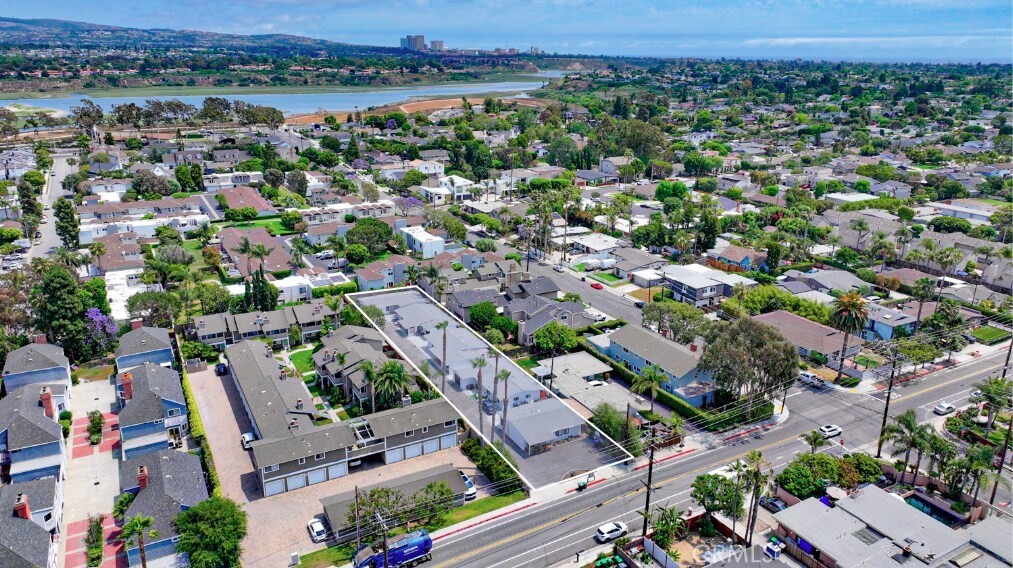 2422 Santa Ana Avenue