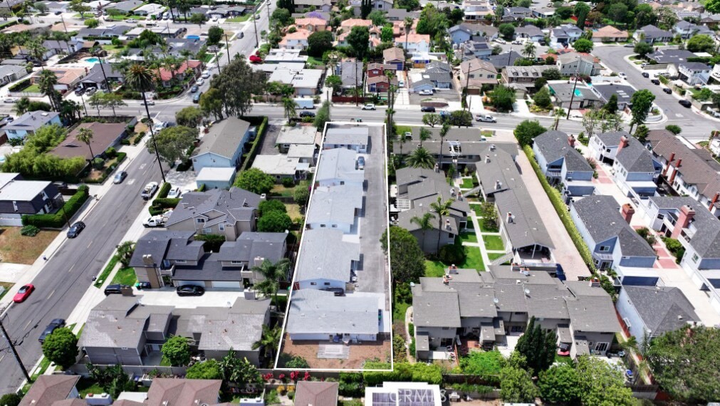 2422 Santa Ana Avenue