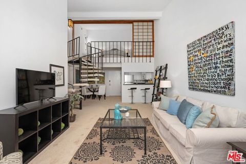 Photo of 1440 Veteran Avenue #544, Los Angeles, CA 90024 (MLS # 25593257)