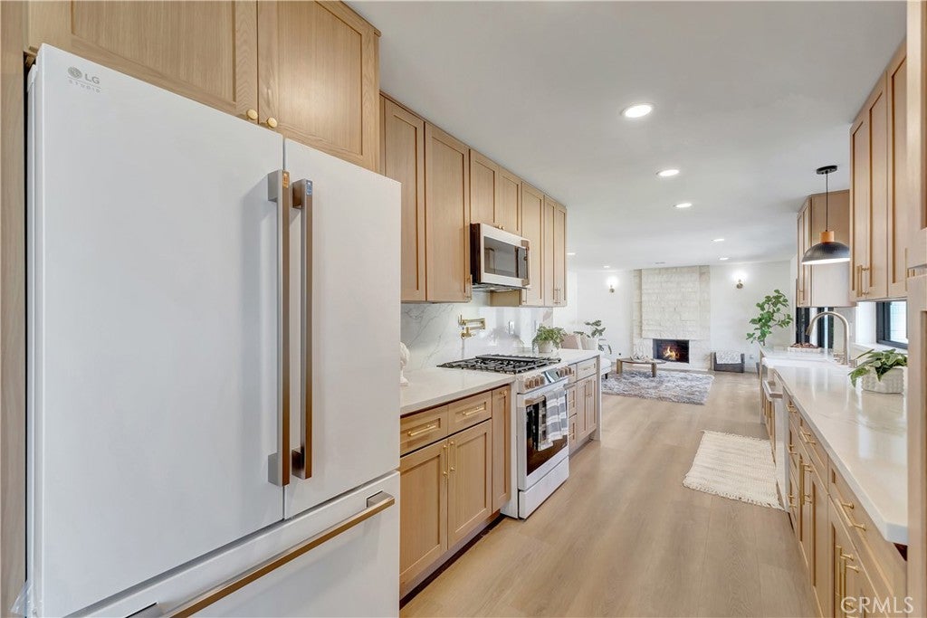 17392 Lido, Huntington Beach CA 92647 - Photo 12