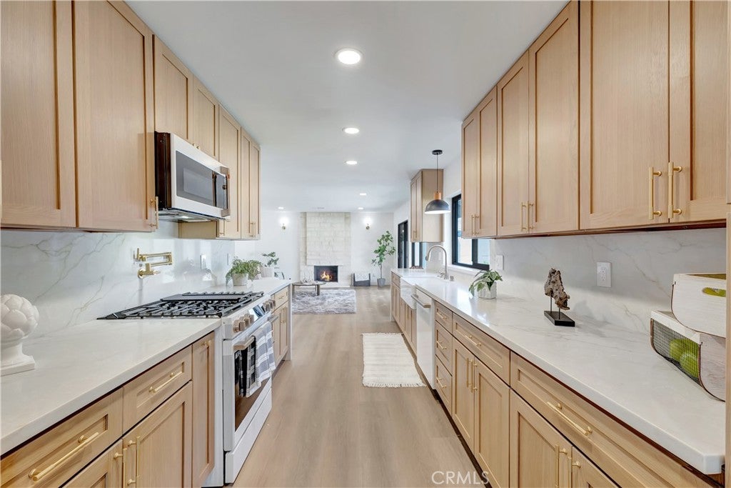 17392 Lido, Huntington Beach CA 92647 - Photo 13