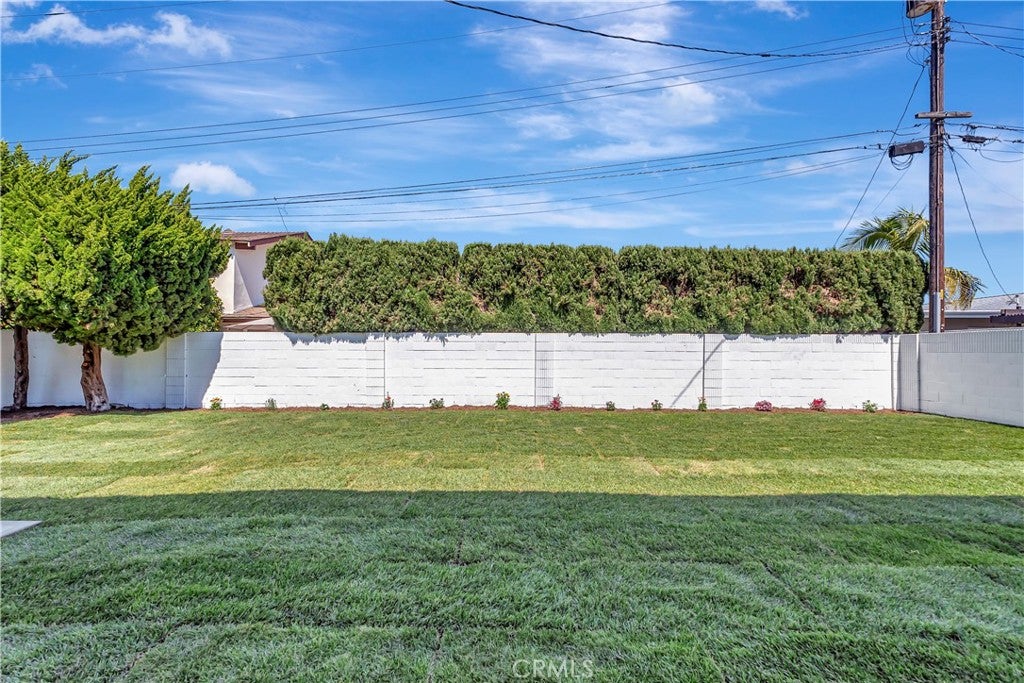 17392 Lido, Huntington Beach CA 92647 - Photo 41