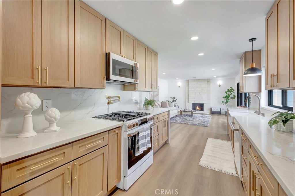 17392 Lido, Huntington Beach CA 92647 - Photo 14