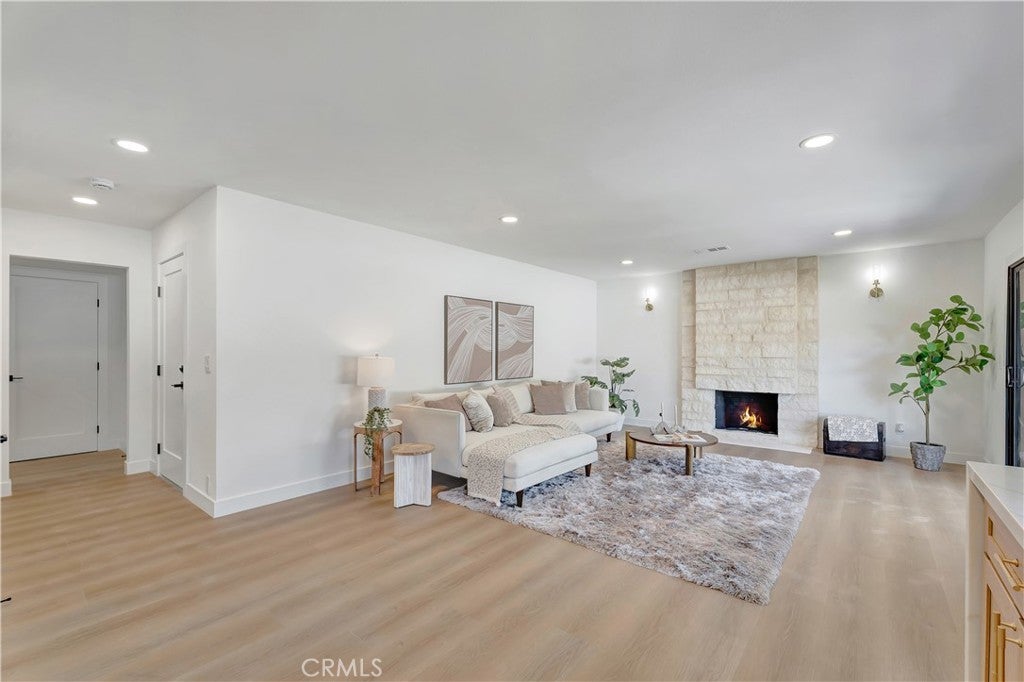 17392 Lido, Huntington Beach CA 92647 - Photo 18