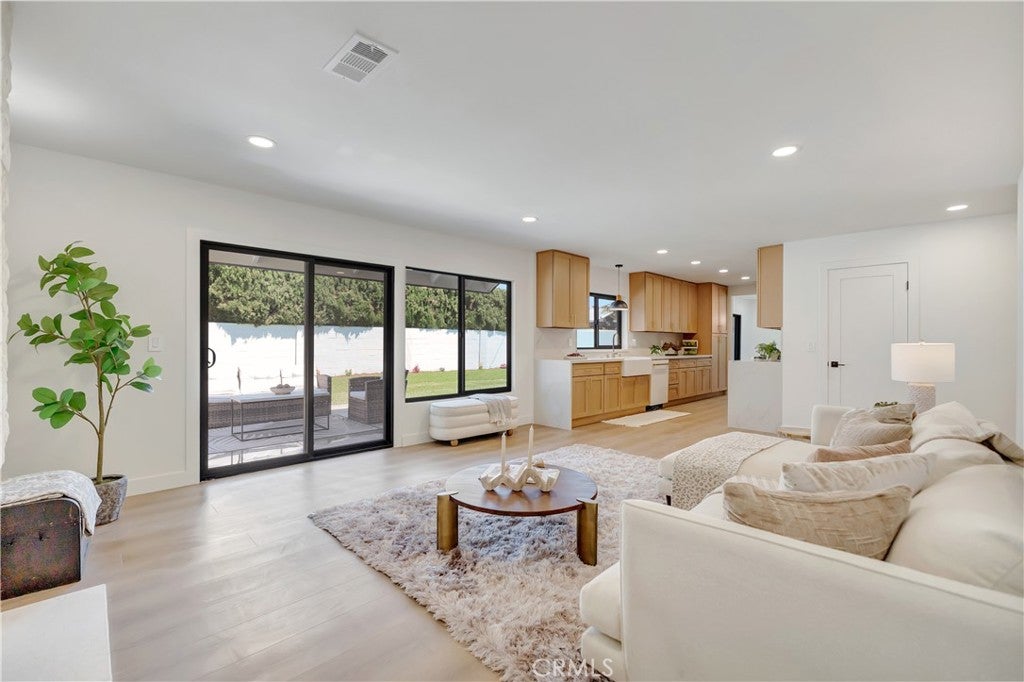 17392 Lido, Huntington Beach CA 92647 - Photo 20