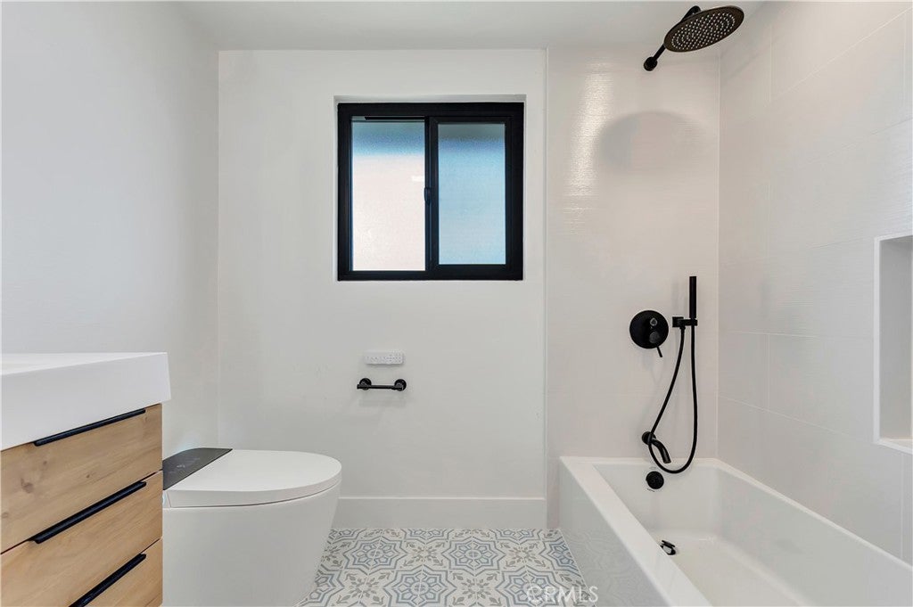 17392 Lido, Huntington Beach CA 92647 - Photo 34