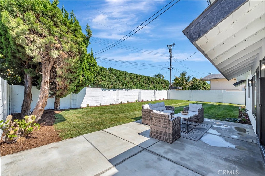17392 Lido, Huntington Beach CA 92647 - Photo 40