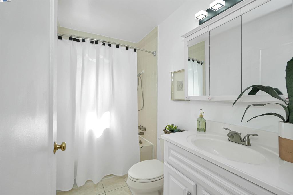 CASTRO VALLEY - Residential