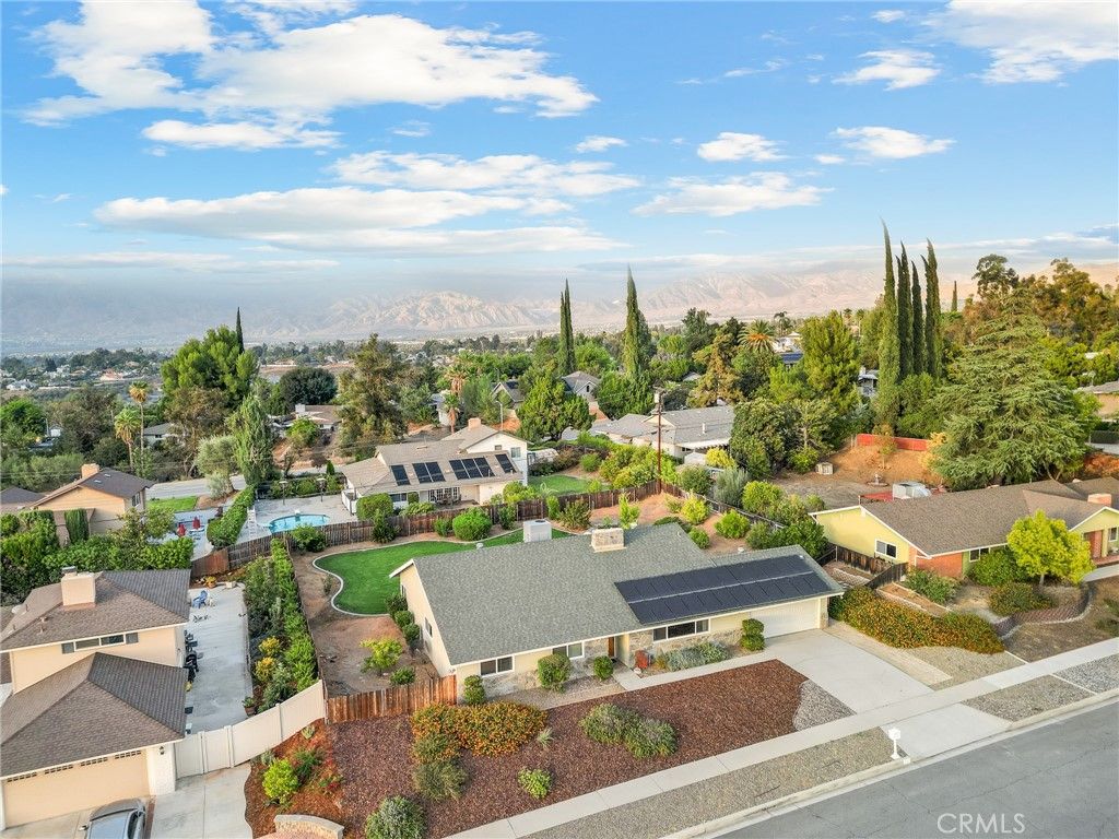 Photo of 435 Marilyn Ln, Redlands, CA 92373 (MLS # IG25239335)