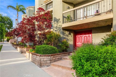 Photo of 2601 E 19th St #4, Signal Hill, CA 90755 (MLS # PW26072222)