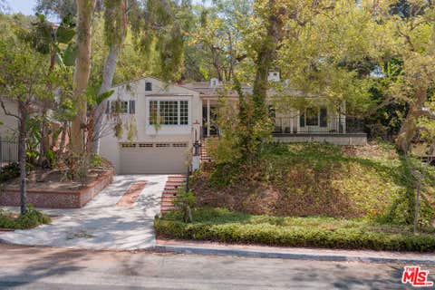 Photo of 2624 N Commonwealth Avenue, Los Angeles, CA 90027 (MLS # 26868973)