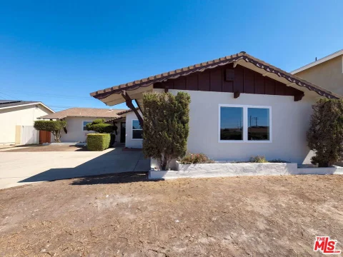MLS: 26997481