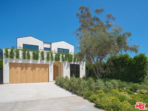 Photo of 252 S Anita Avenue, Los Angeles, CA 90049 (MLS # 26937381)