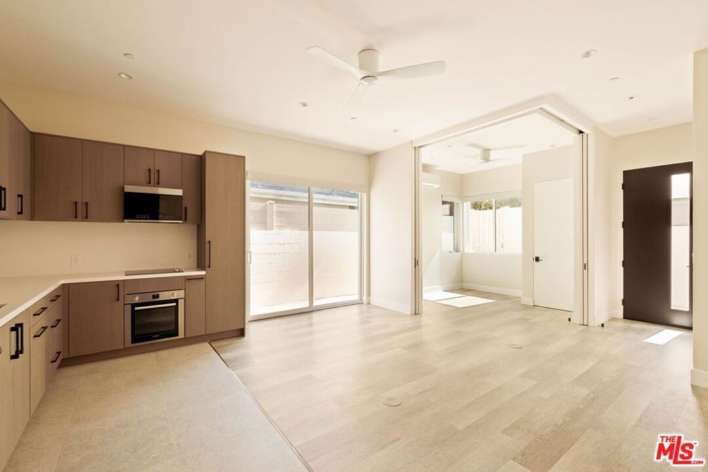 Photo of 2325 27th St #B, Santa Monica, CA 90405 (MLS # 26715717)