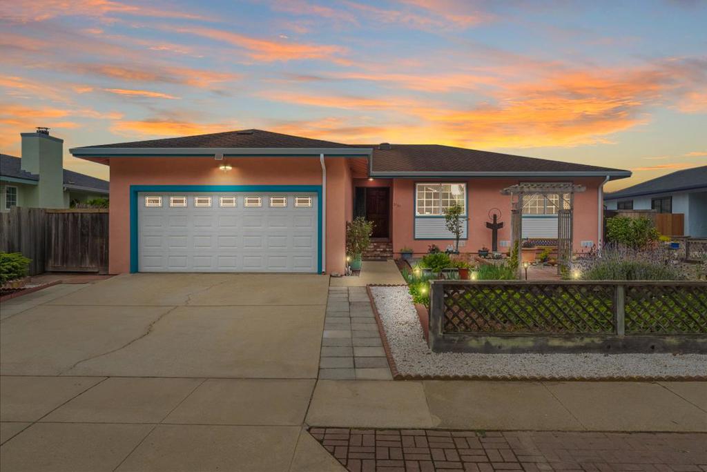 3127 Lake Drive