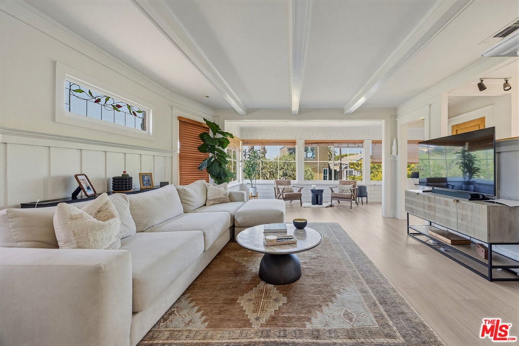 218 Horizon Avenue