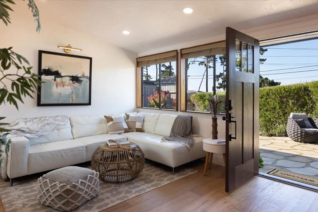 979 Syida Drive
