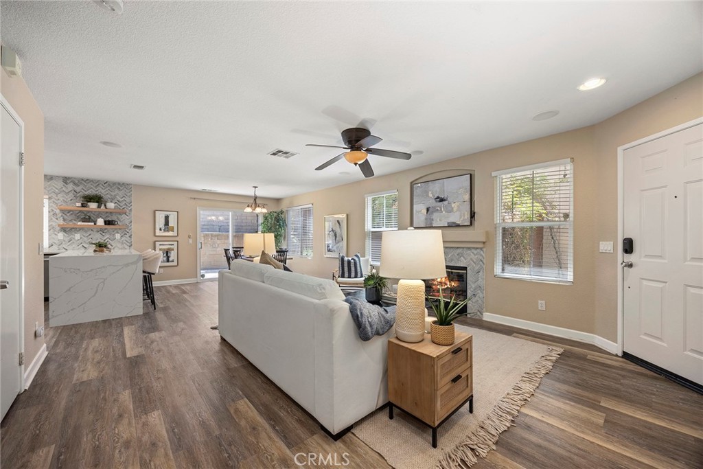 1534 Rowan Gln