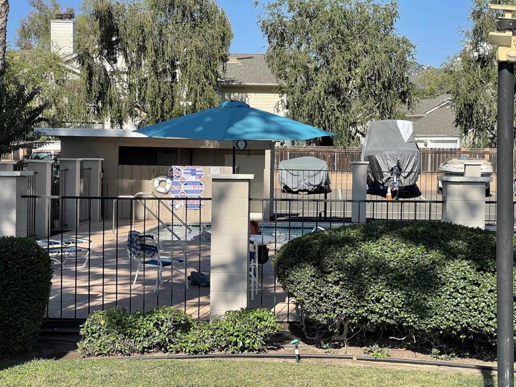 East Escondido - Manufactured In Park